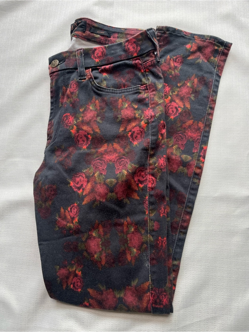 7 For All Mankind Skinny Jeans Black Red Rose Print Stretch Denim Gothic Chic